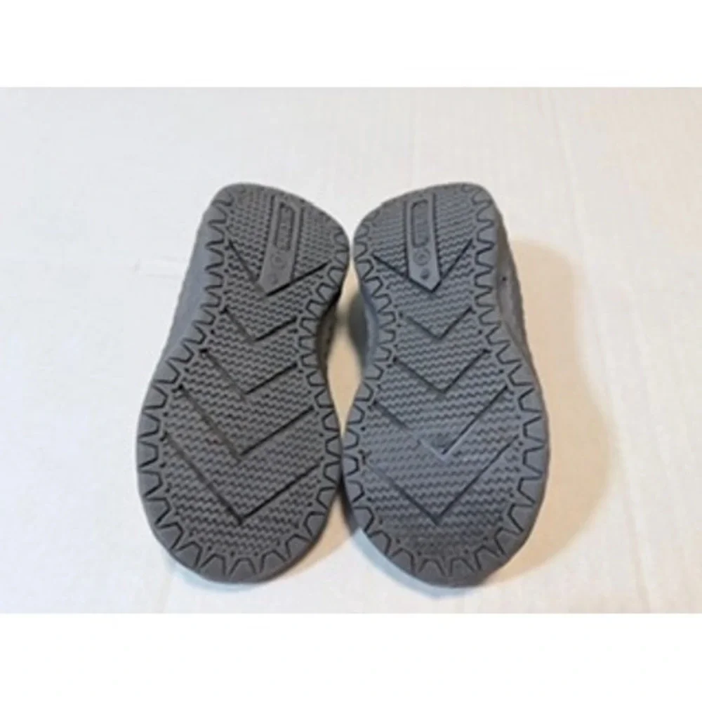 Carter's Taylen Kids Black Knit Slip On Athletic Sneakers Shoes Size 6M